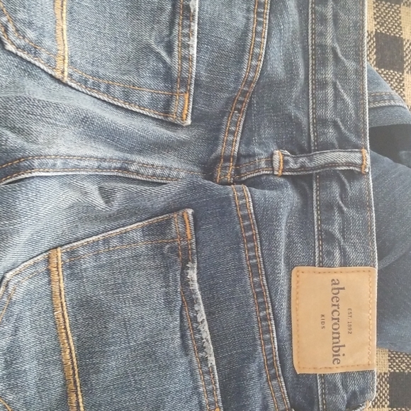 Boys Abercrombie jeans - Picture 3 of 4